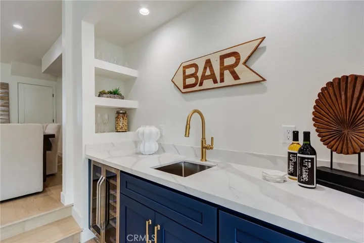 11919 Mayfield 2, Los Angeles, California 90049