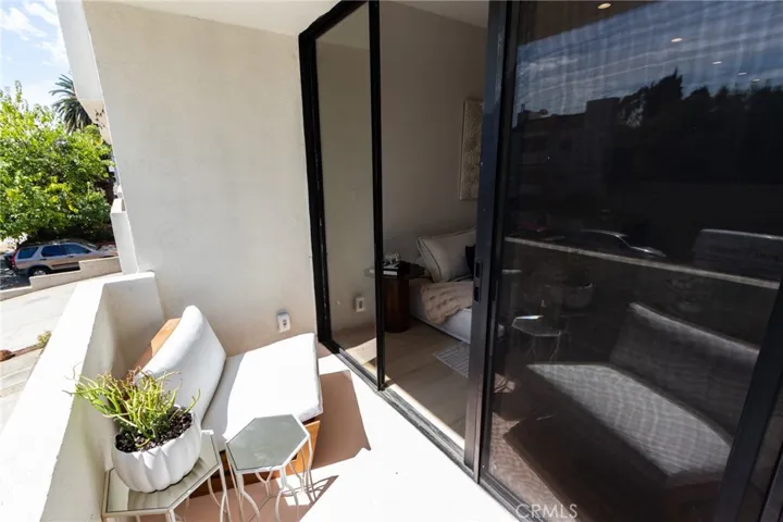 11919 Mayfield 2, Los Angeles, California 90049