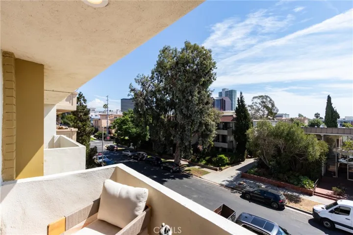 11919 Mayfield 2, Los Angeles, California 90049