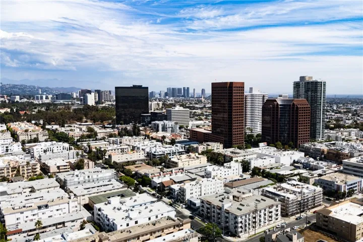11919 Mayfield 2, Los Angeles, California 90049