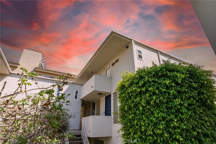 11919 Mayfield 2, Los Angeles, California 90049