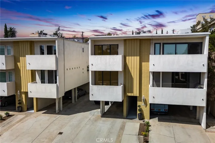 11919 Mayfield 2, Los Angeles, California 90049