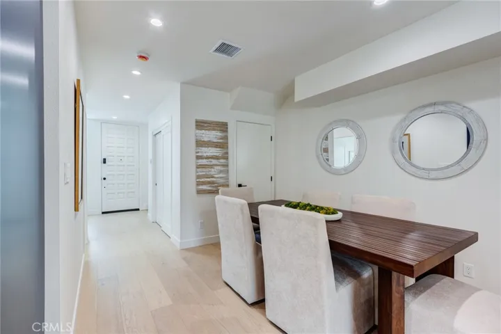11919 Mayfield 2, Los Angeles, California 90049