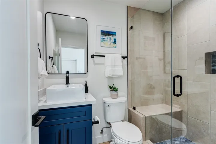 11919 Mayfield 2, Los Angeles, California 90049