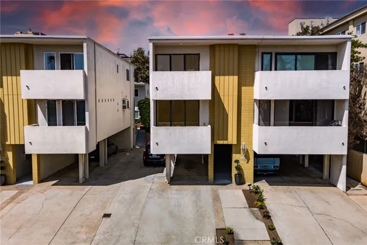 11919 Mayfield 2, Los Angeles, California 90049