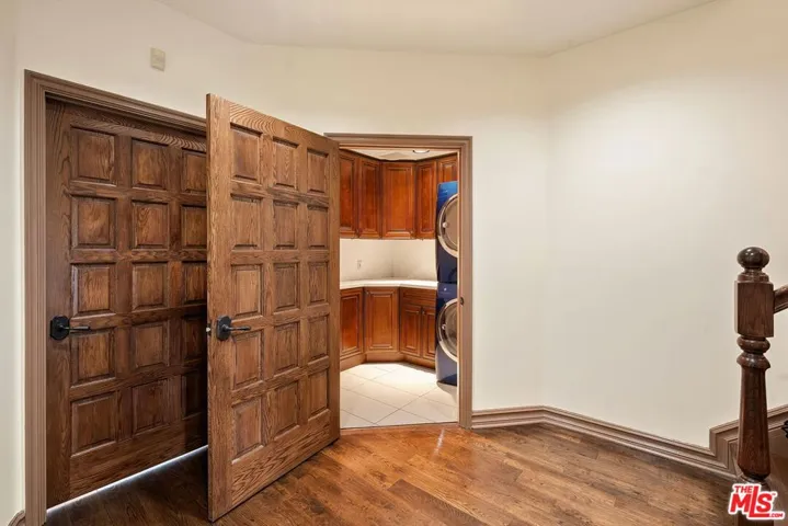 Laundry room in the middle