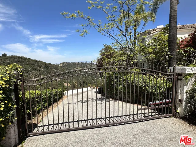 With her own security Gate