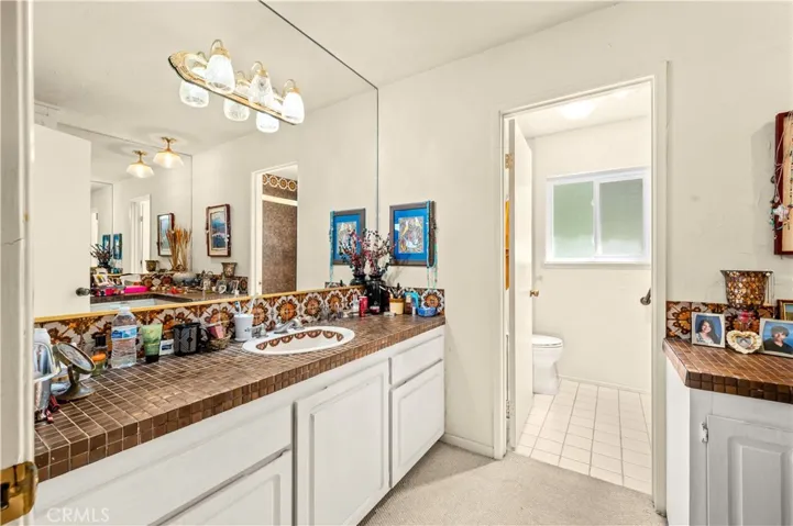 Primary En-Suite Bathroom