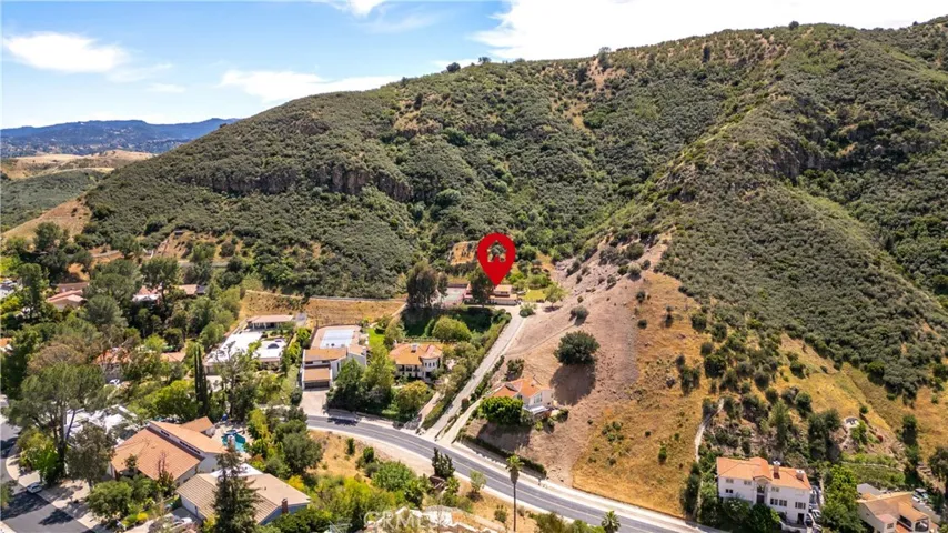 Extreme Privacy Surrounded by the Mountains