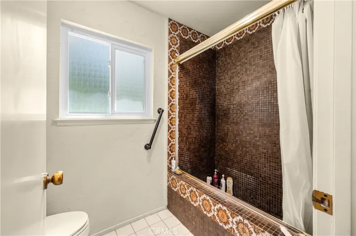 Primary En-Suite Bathroom