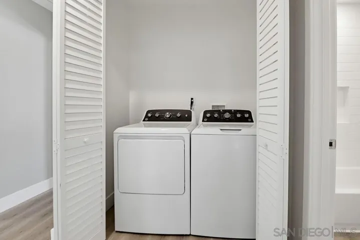 3/1 - 871sf - In Unit Laundry