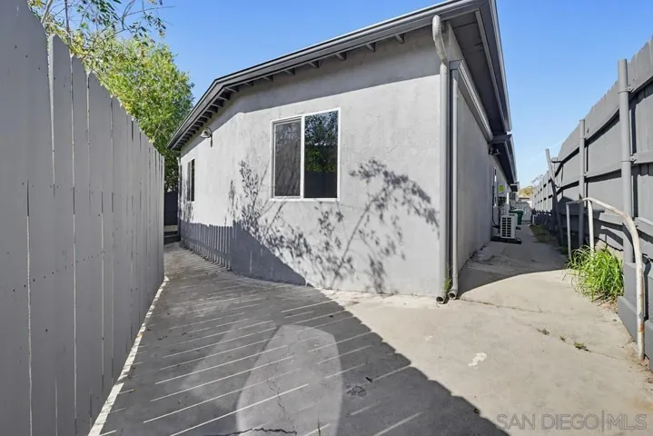 3/2 - 818sf - In Unit Laundry