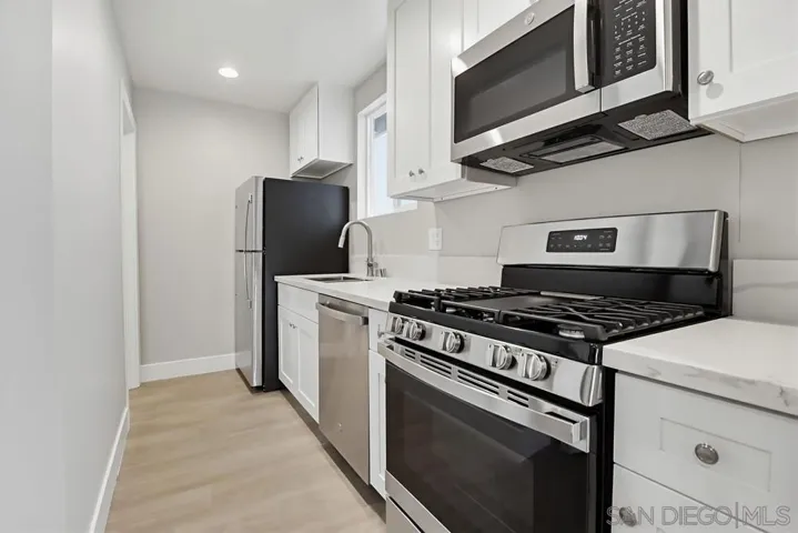 1/1 - 400sf - In Unit Laundry
