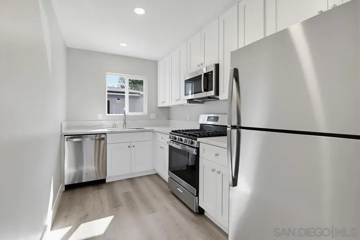 3/1 - 871sf - In Unit Laundry