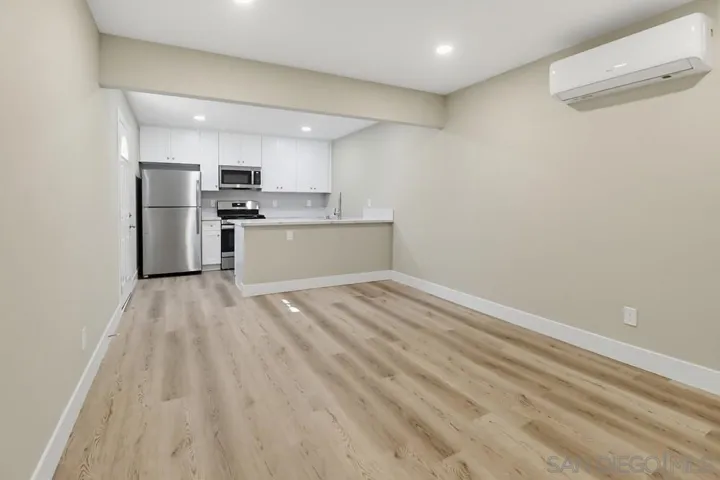 3/2 - 818sf - In Unit Laundry