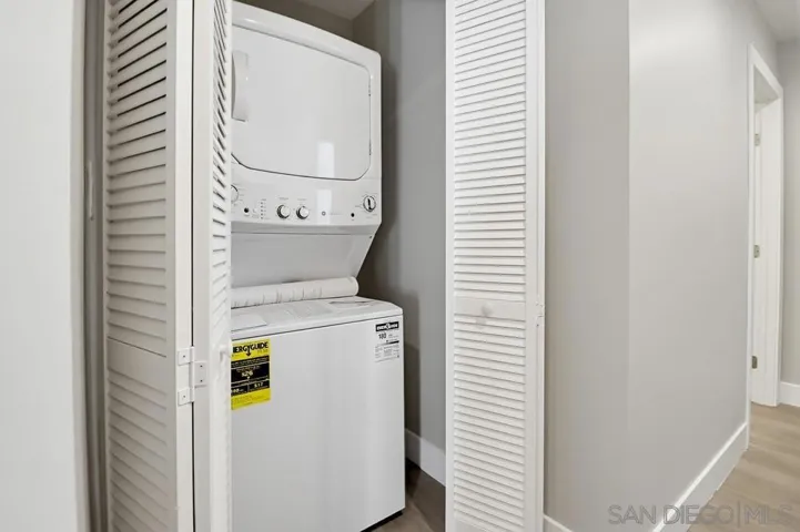 1/1 - 400sf - In Unit Laundry