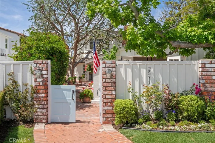 2571 Waverly Drive, Newport Beach, California 92663