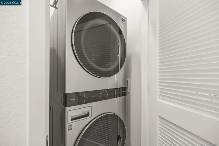 Full Sized Stacked Washer/Dryer