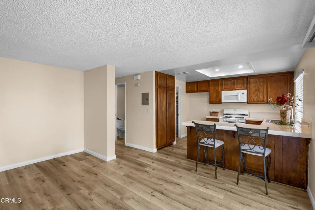 Kitchen, Dining rm