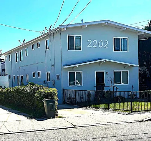 Updated and Well Maintained 6-Unit Income Property  with a Newer Roof, Electric Panels, Wall Heaters, Exterior Paint,, Stair & Balcony Railings, Vinyl Windows  Front Yard Fencing.
