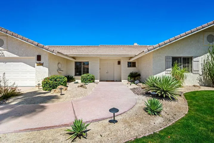 9-web-or-mls-JLRunaway_OPMG_0426_009