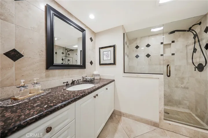 1st floor bath with shower