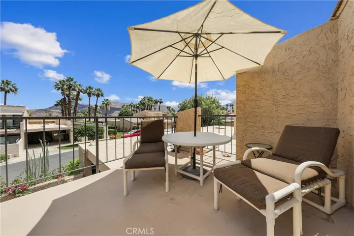 upper deck with mountian views