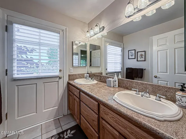 hHall Bath and Laundry1