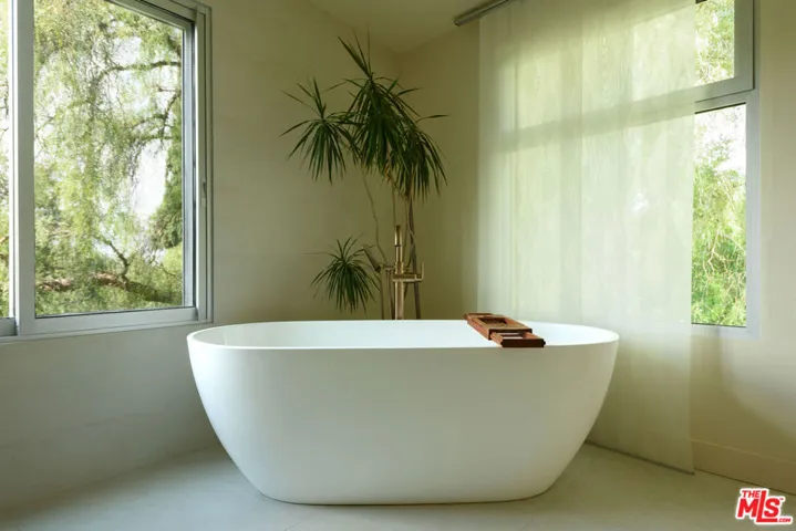 Wonderful soaking tub