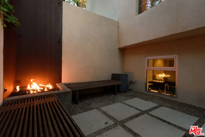 Sexy outdoor firepit