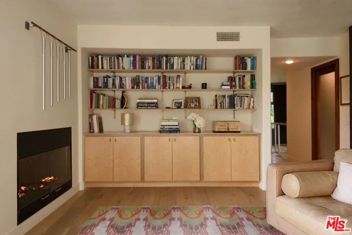 Grogeous built ins living room