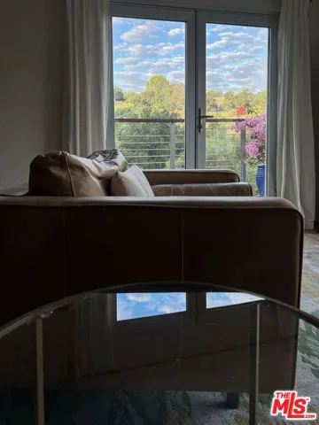 Upper level primary suite