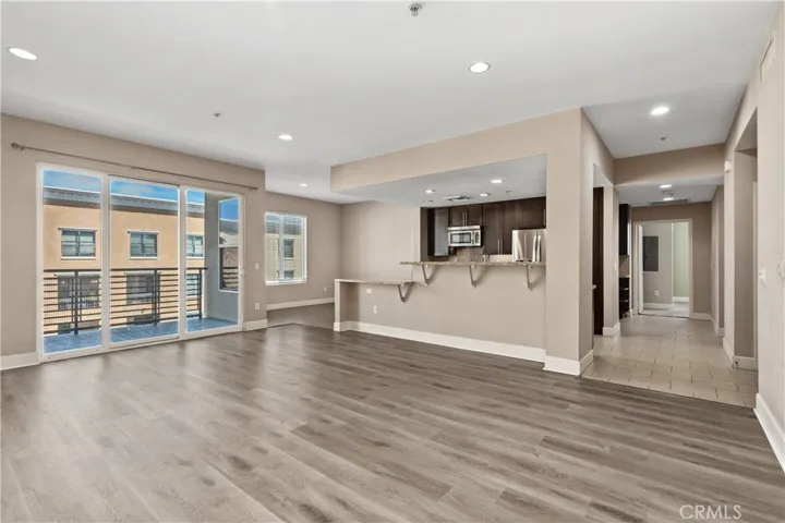 Spacious and Bright Living Room