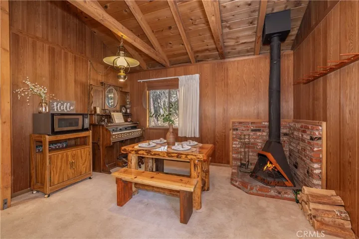1109 Brookside, Fawnskin, California 92333