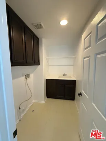 Laundry Room (2nd Floor)
