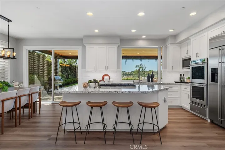 Kitchen and breakfast area open to family​​‌​​​​‌​​‌‌​​‌​​​‌‌​​​‌​​‌‌​​‌‌​​‌‌​​​​ room