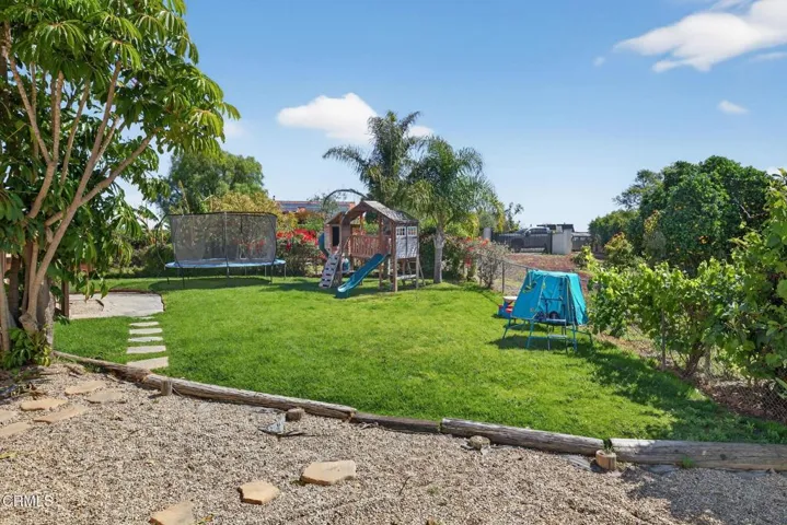 92-web-or-mls-UpmarketMedia-3774Gro-250