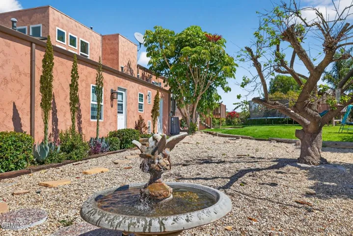 90-web-or-mls-UpmarketMedia-3774Gro-244