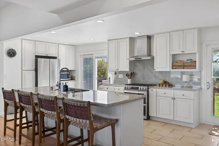 29-web-or-mls-UpmarketMedia-3774Gro-110