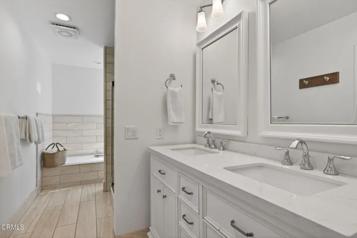 56-web-or-mls-UpmarketMedia-3774Gro-034