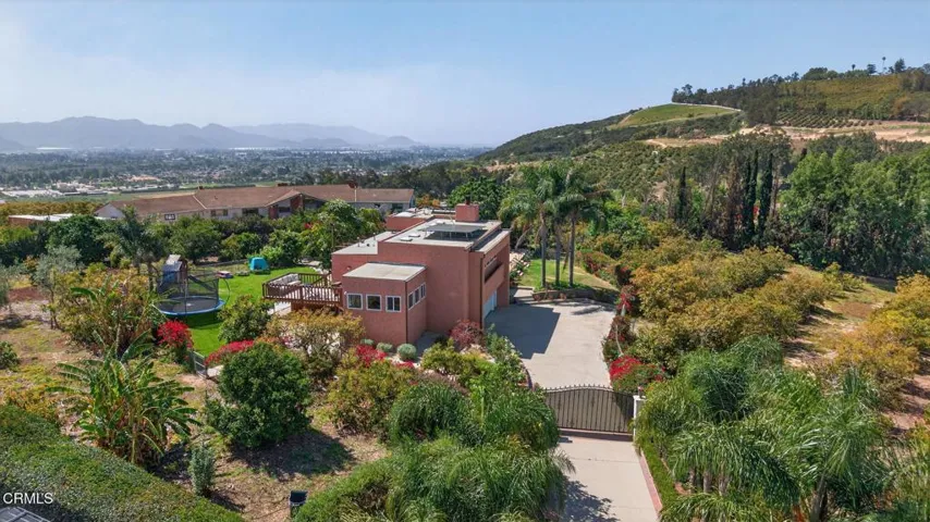 102-web-or-mls-UpmarketMedia-3774Gro-aer