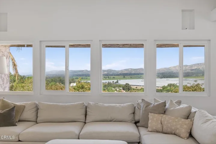 22-web-or-mls-UpmarketMedia-3774Gro-100