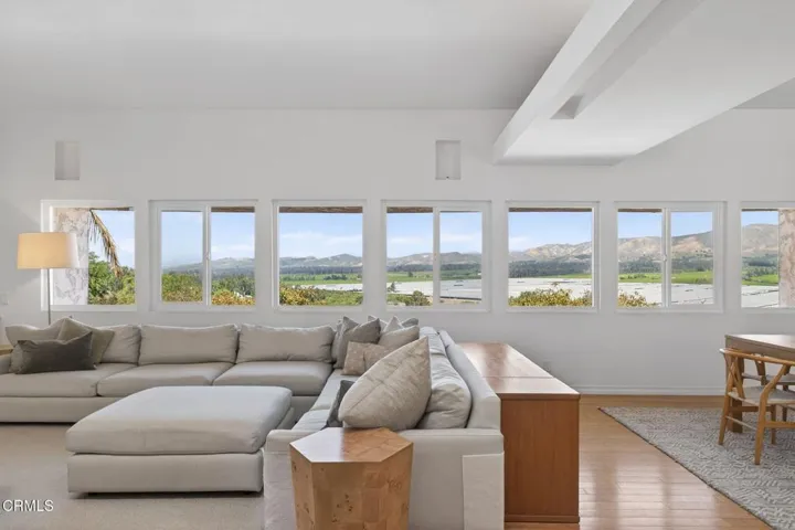 21-web-or-mls-UpmarketMedia-3774Gro-098