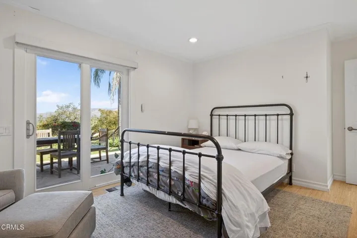 64-web-or-mls-UpmarketMedia-3774Gro-011