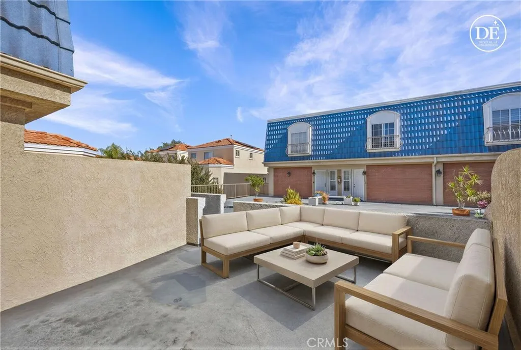Virtual Staging Patio