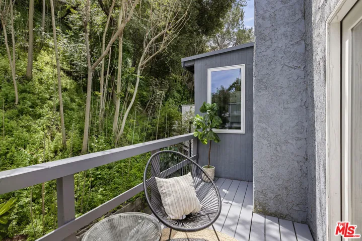 DECK 01