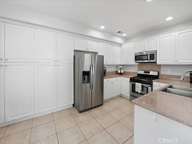 28355 Mirabelle, Saugus, California 91350
