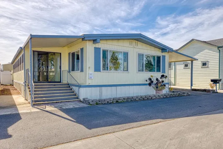 150 Kern, Salinas, California 93905