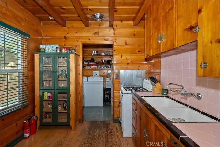 593 Lynn, Big Bear Lake, California 92315