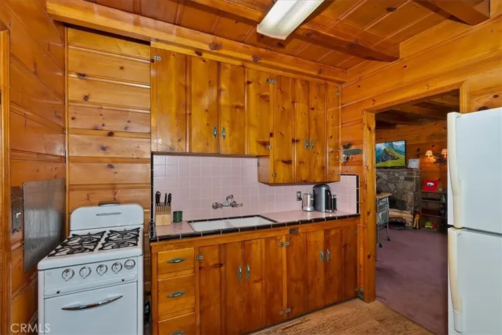 593 Lynn, Big Bear Lake, California 92315